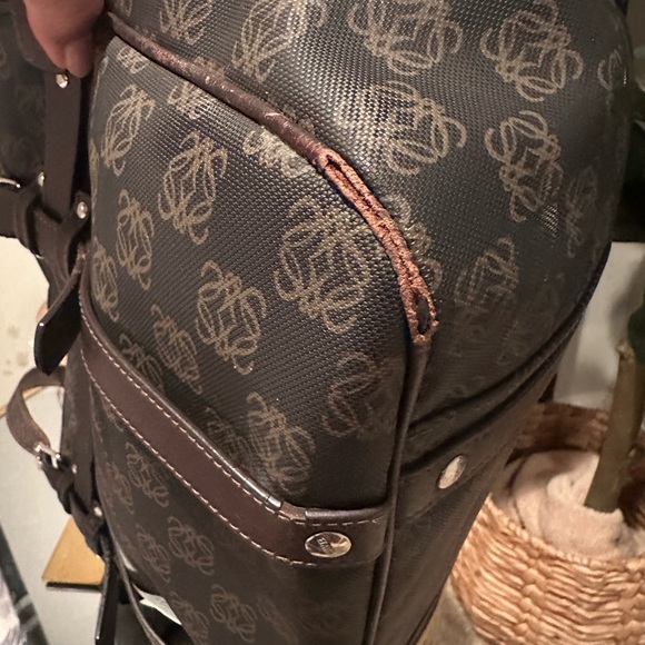 Loewe Anagram Shoulder Bag with COA & generic dustbag - Picture 8 of 16